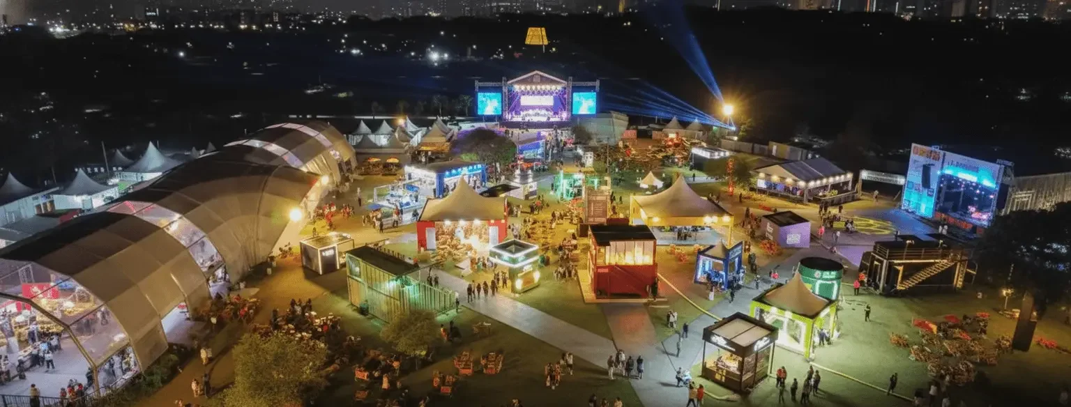 festival-gastronomia-sao-paulo SP GASTRONOMIA 2025: imagem aérea do Parque Villa-Lobos, em São Paulo capital, com público e tendas gastronômicas. Crédito: Divulgação.