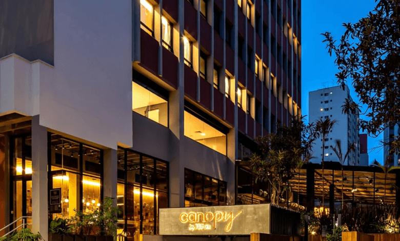 Fachada do Canopy by Hilton São Paulo Jardins, referência em hospitalidade pet friendly.